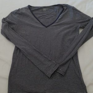 GAP Body small navy/white long sleeve stripe shirt